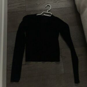 Aritzia Classic Black long sleeve